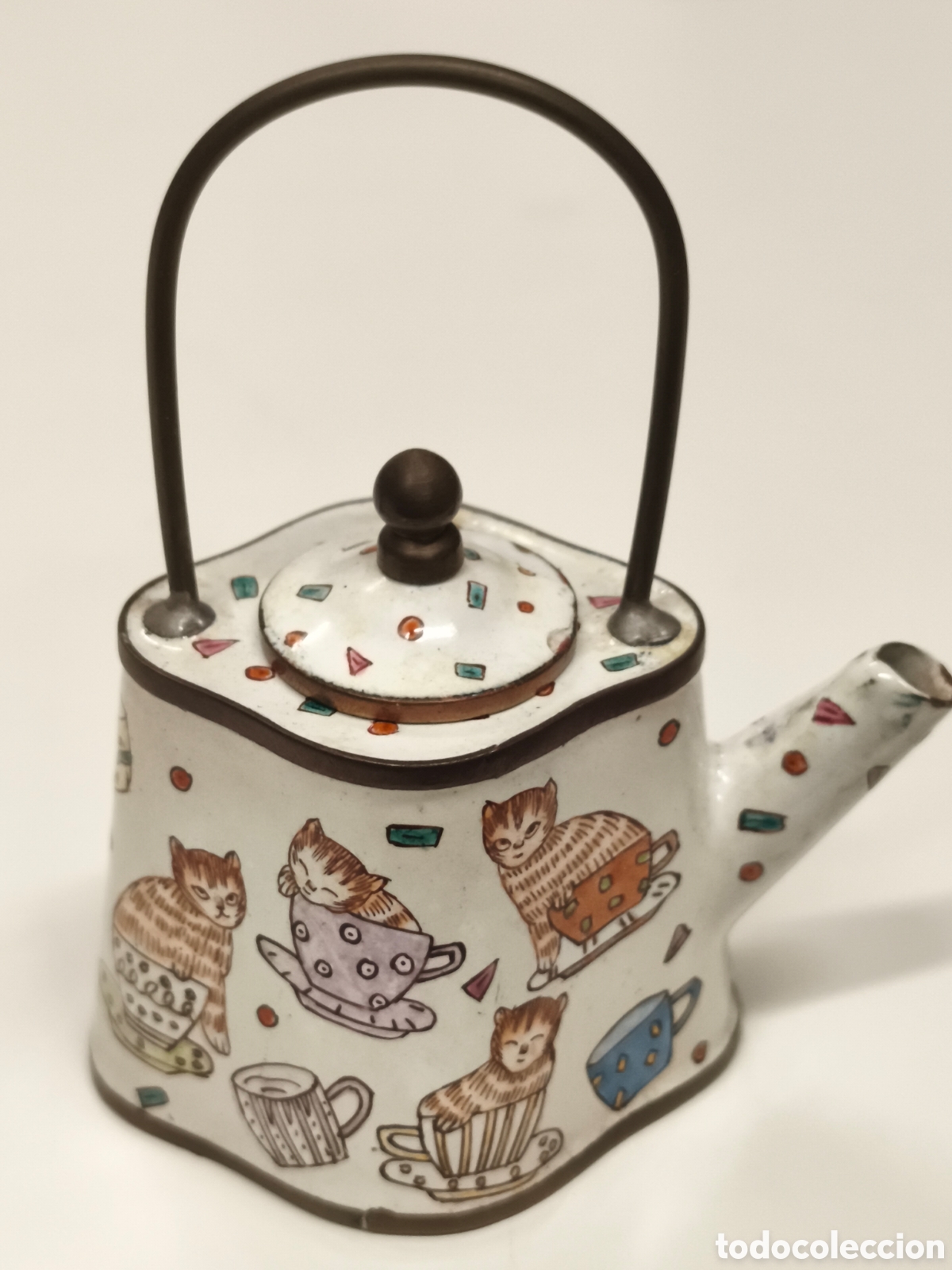 Coleccionismo: Tetera miniatura de Empress arts