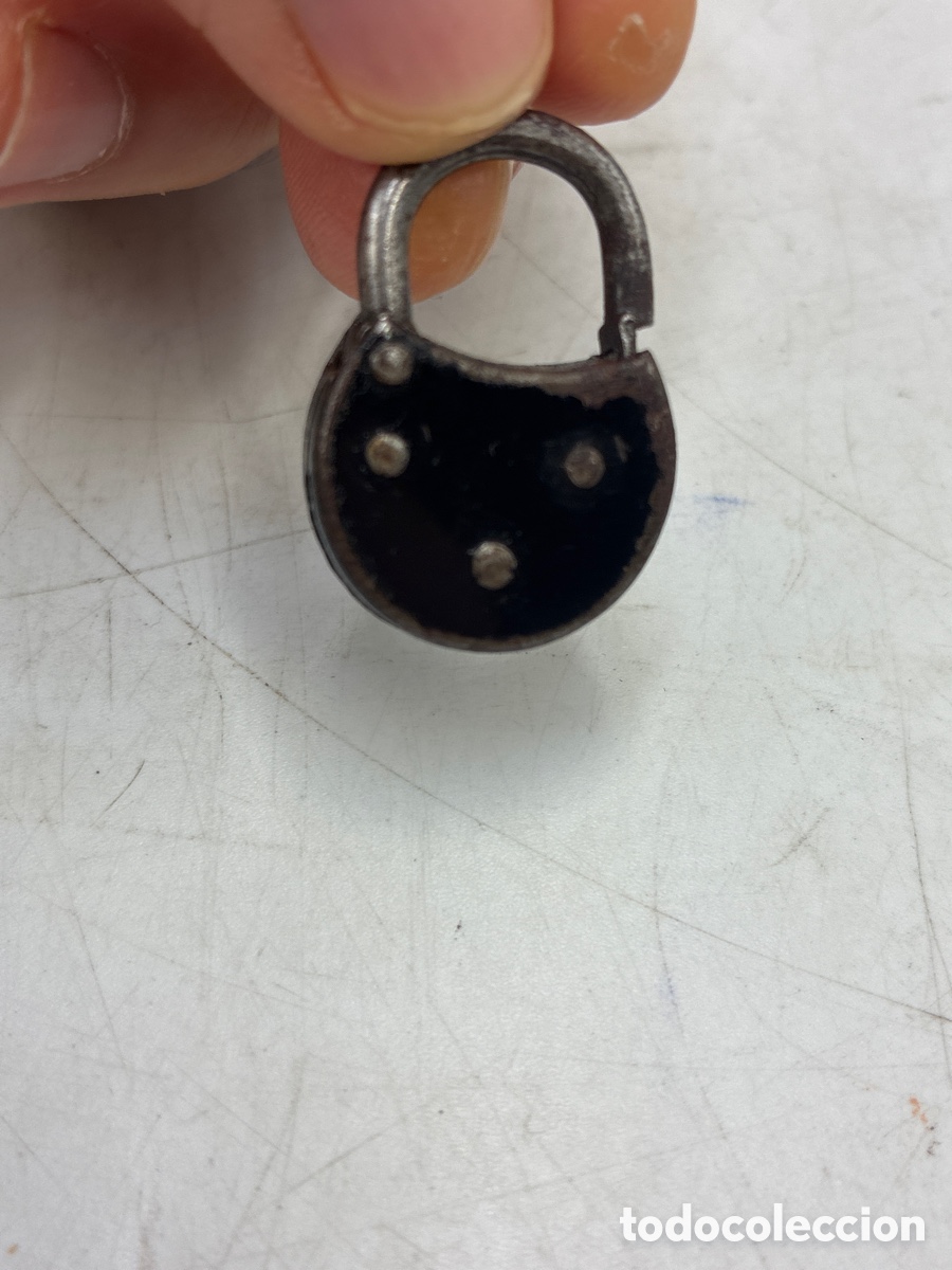 Coleccionismo: Mini candado con su llave. - Foto 4