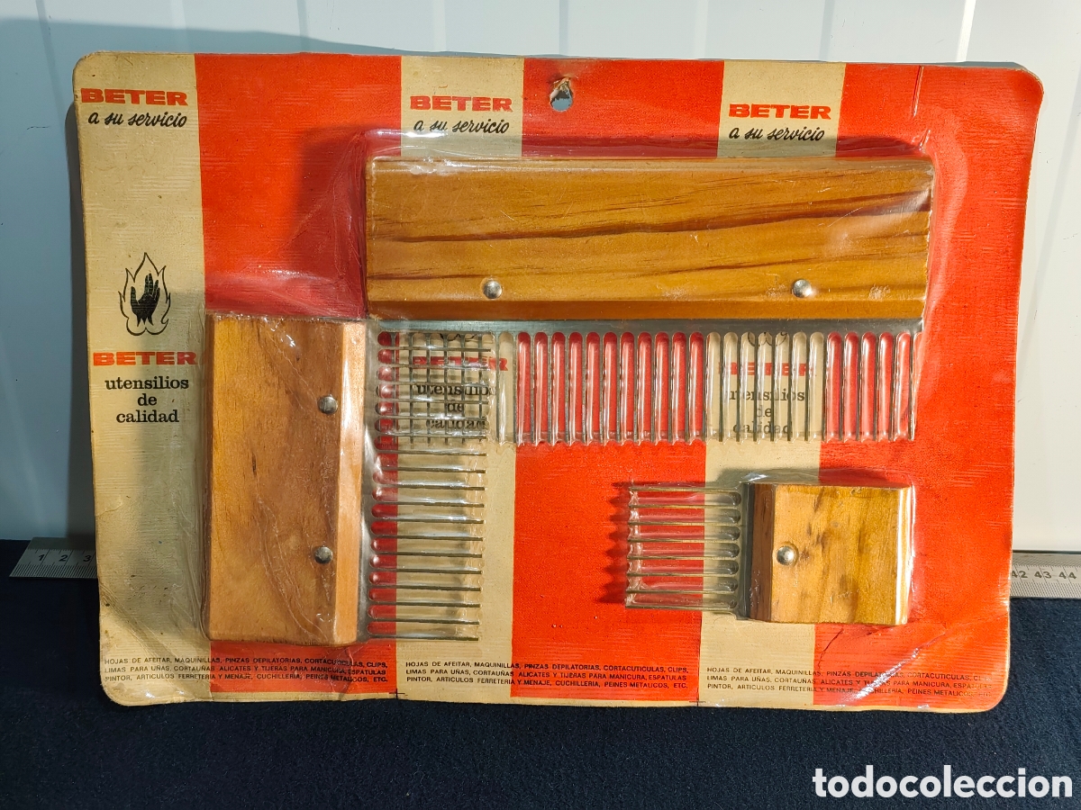 Coleccionismo: Juego de Peines de Madera Vintage BETER &ndash; Nuevos en Bl&iacute;ster de &Eacute;poca (Antiguo Stock de Tienda)