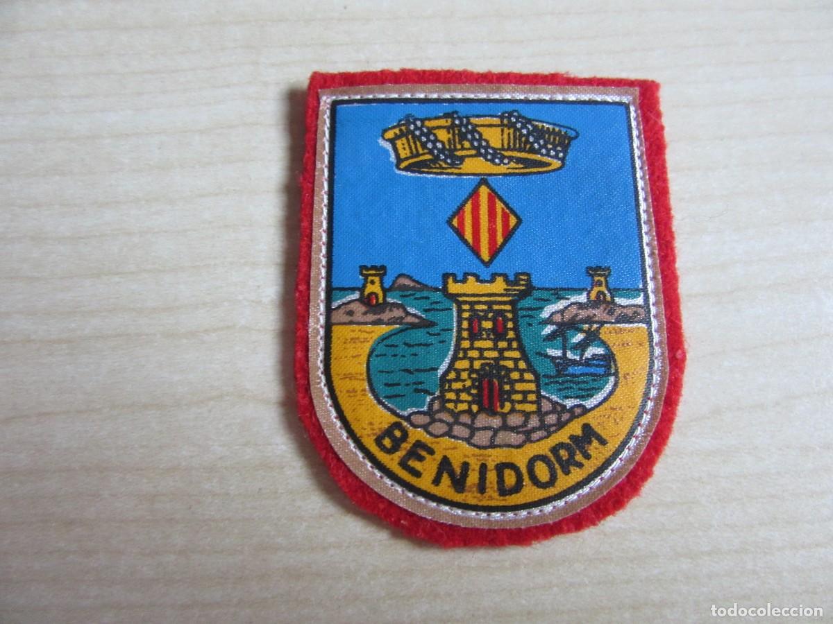 Sammeln: Escudo de Benidorm (Alicante ) Tela sobre fieltro Medidas 7 x 5,3 cm