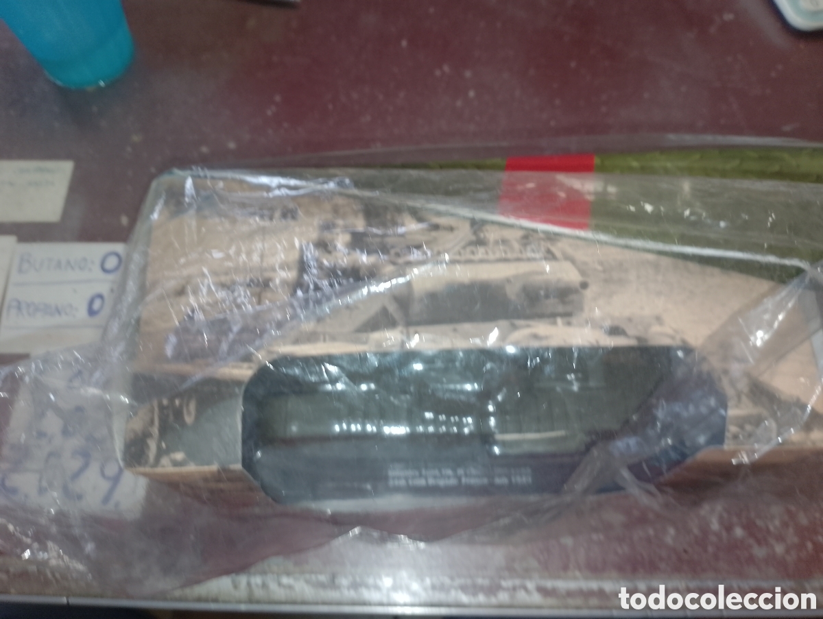 Coleccionismo: Tanque a escala 1/43 con Fasc&iacute;culo - Foto 2