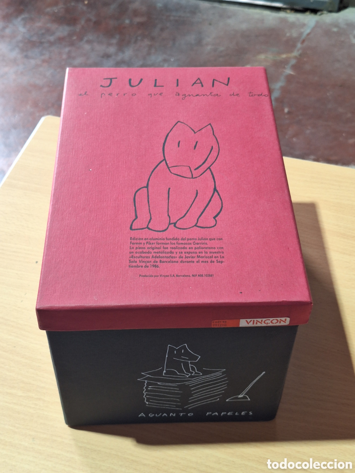Collezionismo: Caja vac&iacute;a JULI&Aacute;N, EL PERRO QUE AGUANTA DE TODO - JAVIER MARISCAL