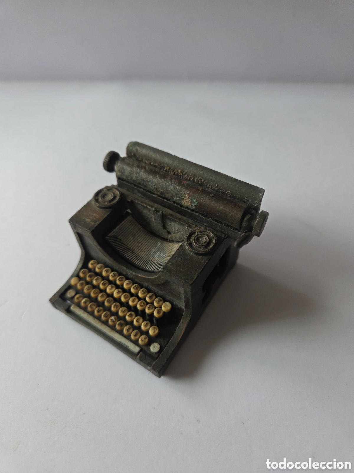Coleccionismo: Sacapuntas vintage Play Me m&aacute;quina de escribir para reparar