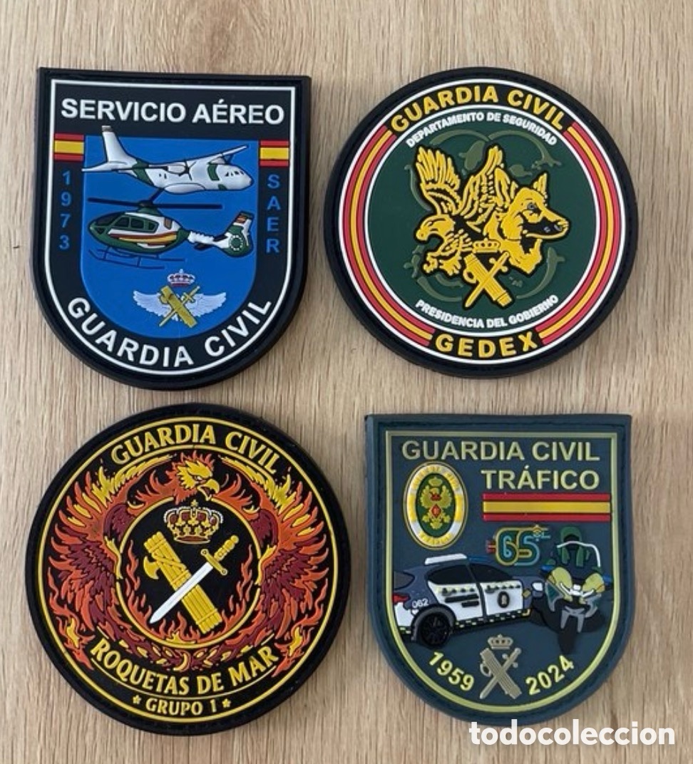 Coleccionismo: Pack 4 parches de PVC con velcro