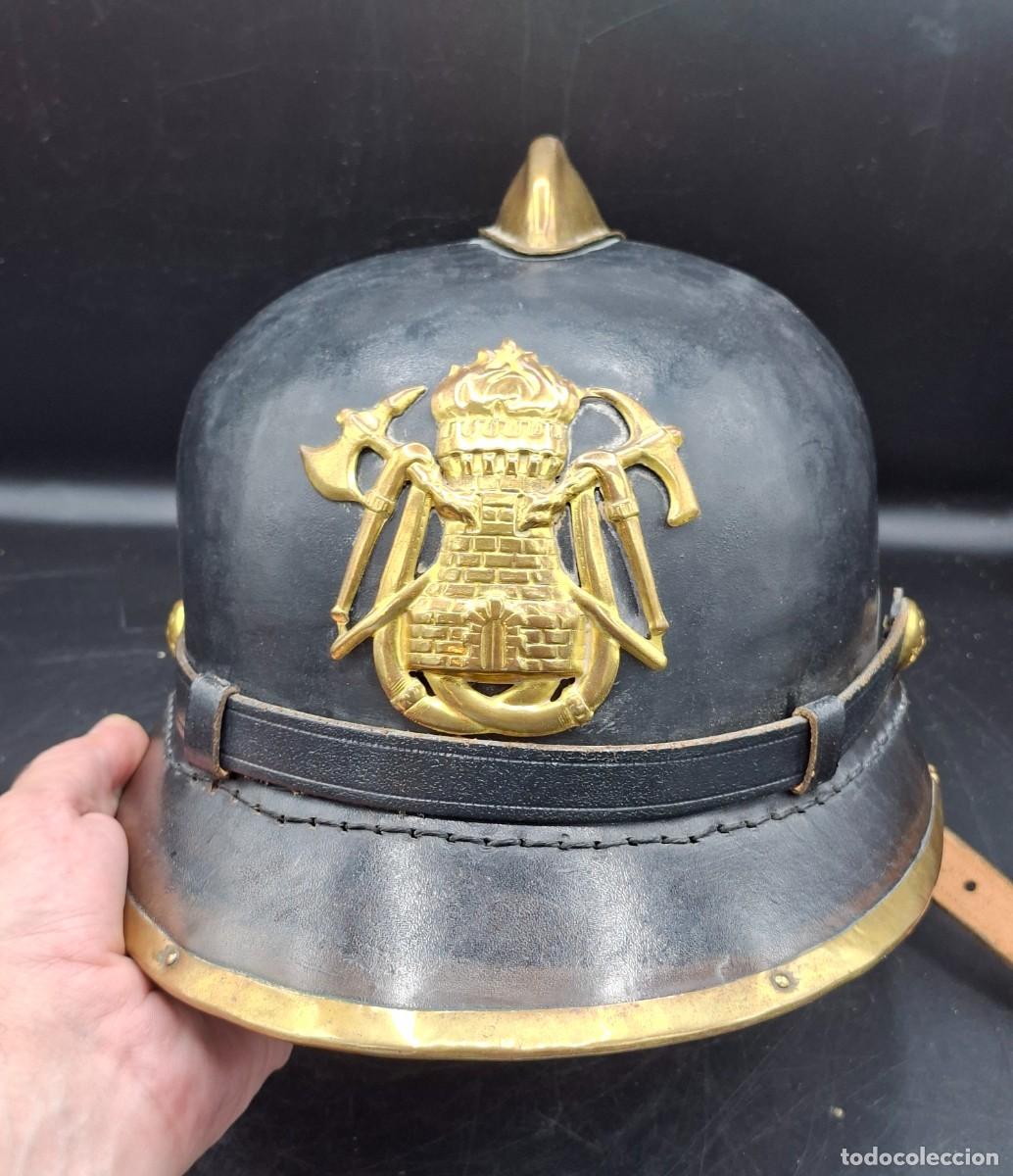 Coleccionismo: ANTIGUO CASCO DE BOMBERO ESPA&Ntilde;OL CON ESCUDO - Foto 7