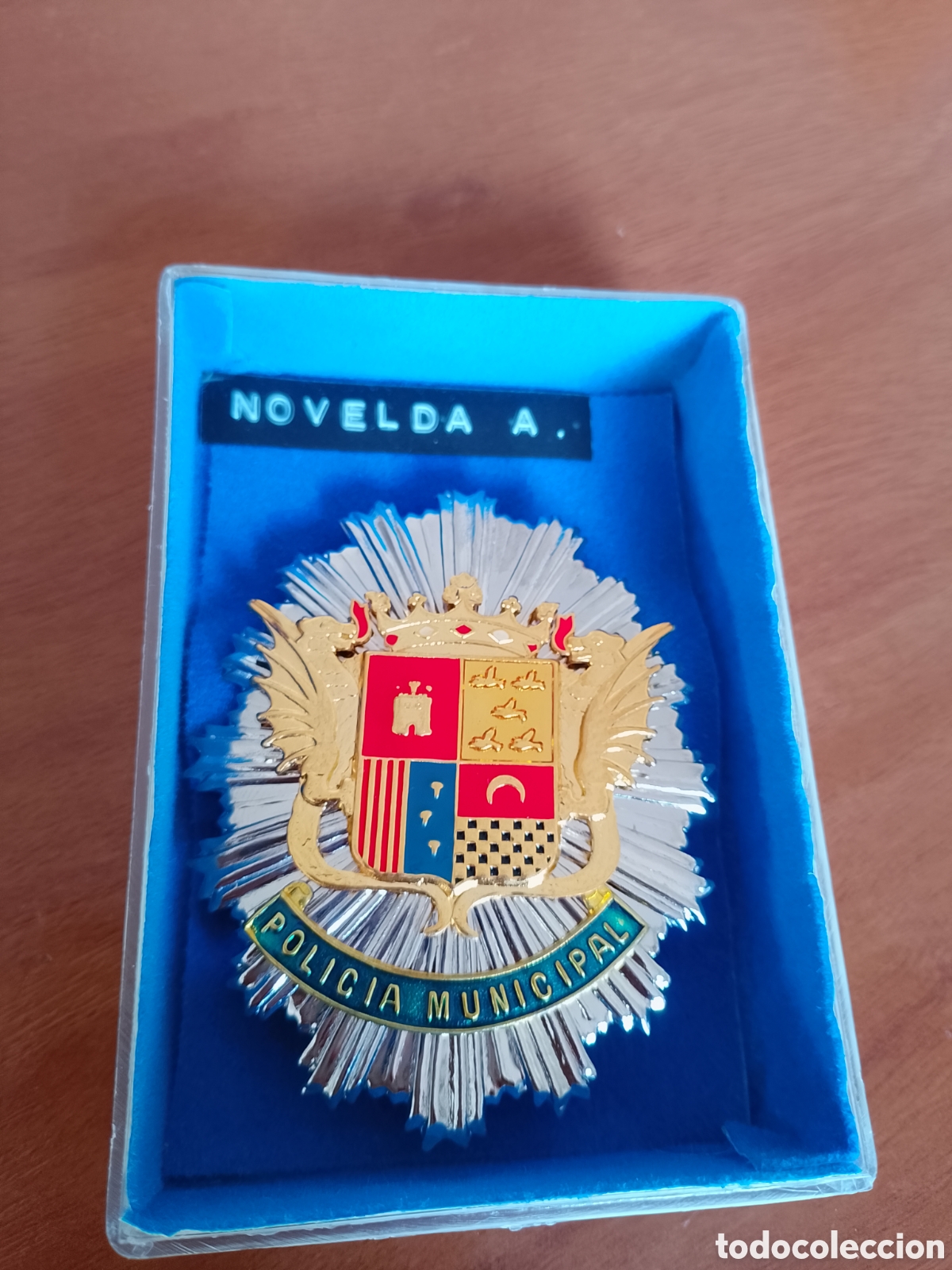 Coleccionismo: Placa insignia polic&iacute;a municipal Novelda alicante