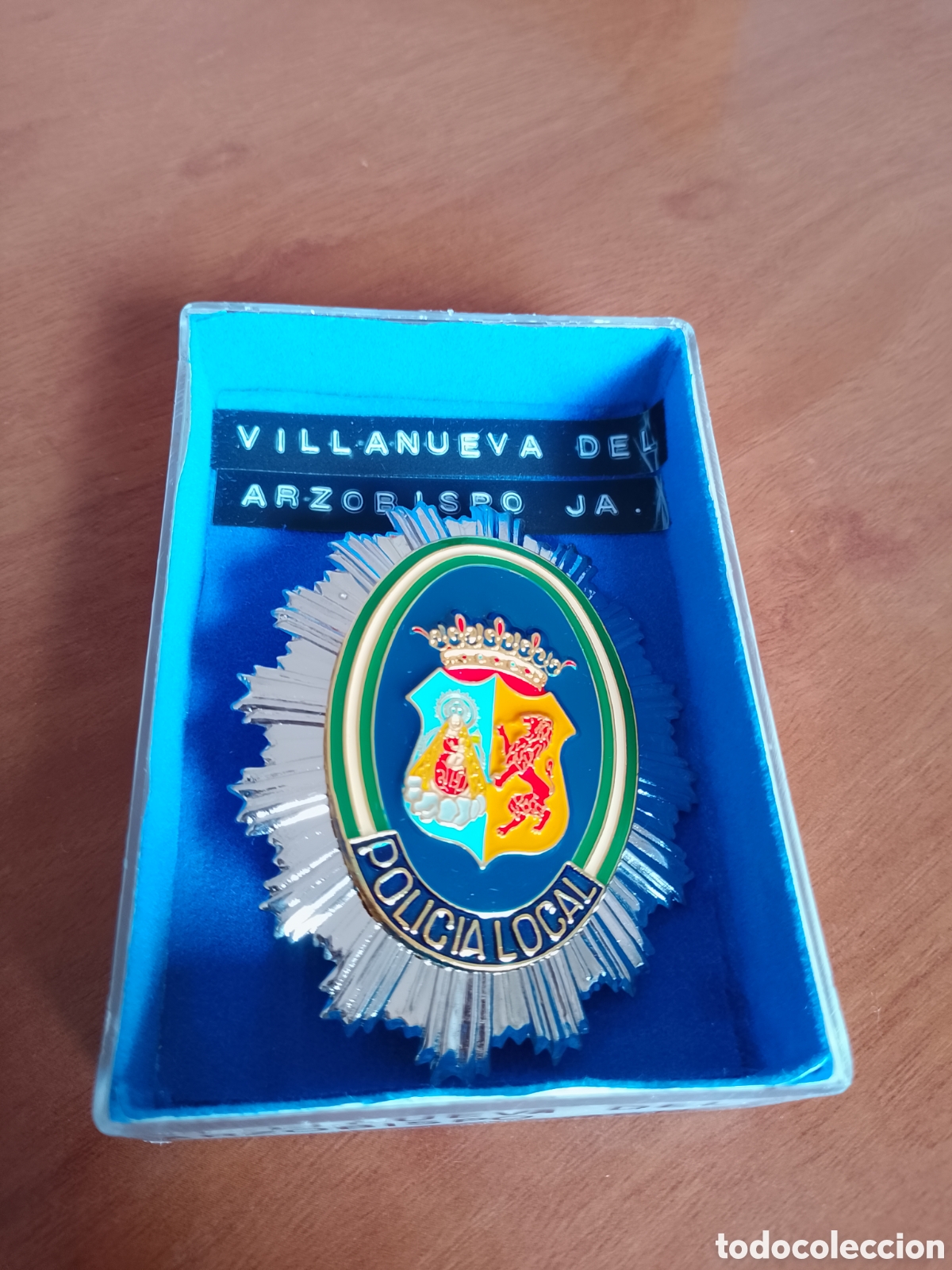 Coleccionismo: Placa insignia polic&iacute;a local Villanueva del arzobispo jaen