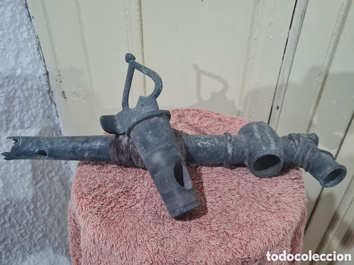 Coleccionismo: Antiguo grifo de bronce grande - Foto 4