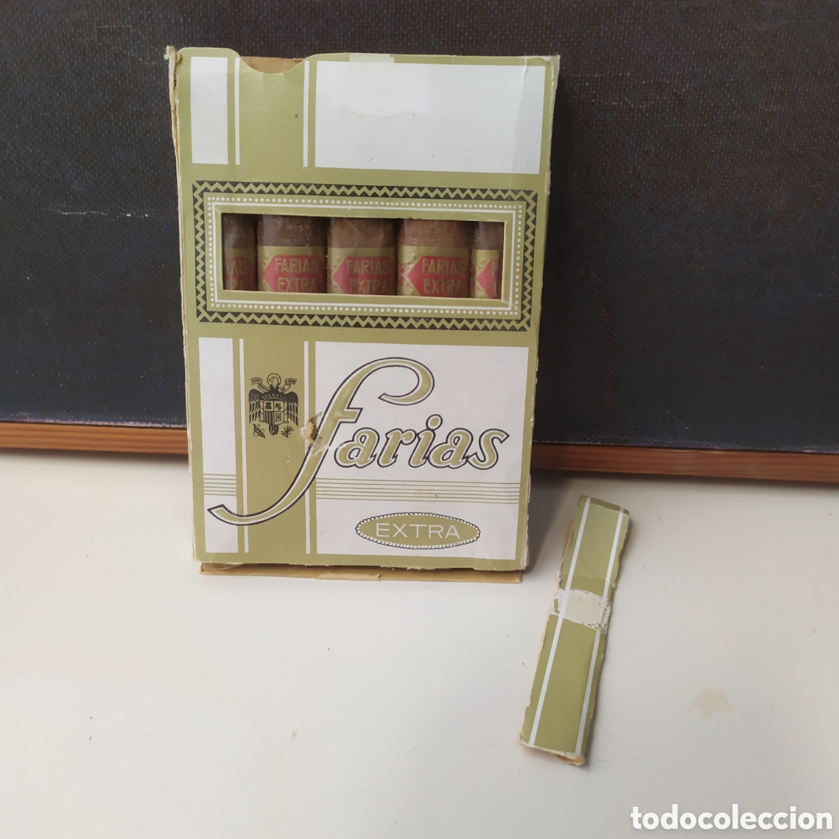Coleccionismo: Antigua caja de puros Farias Extra (escudo preconstitucional)