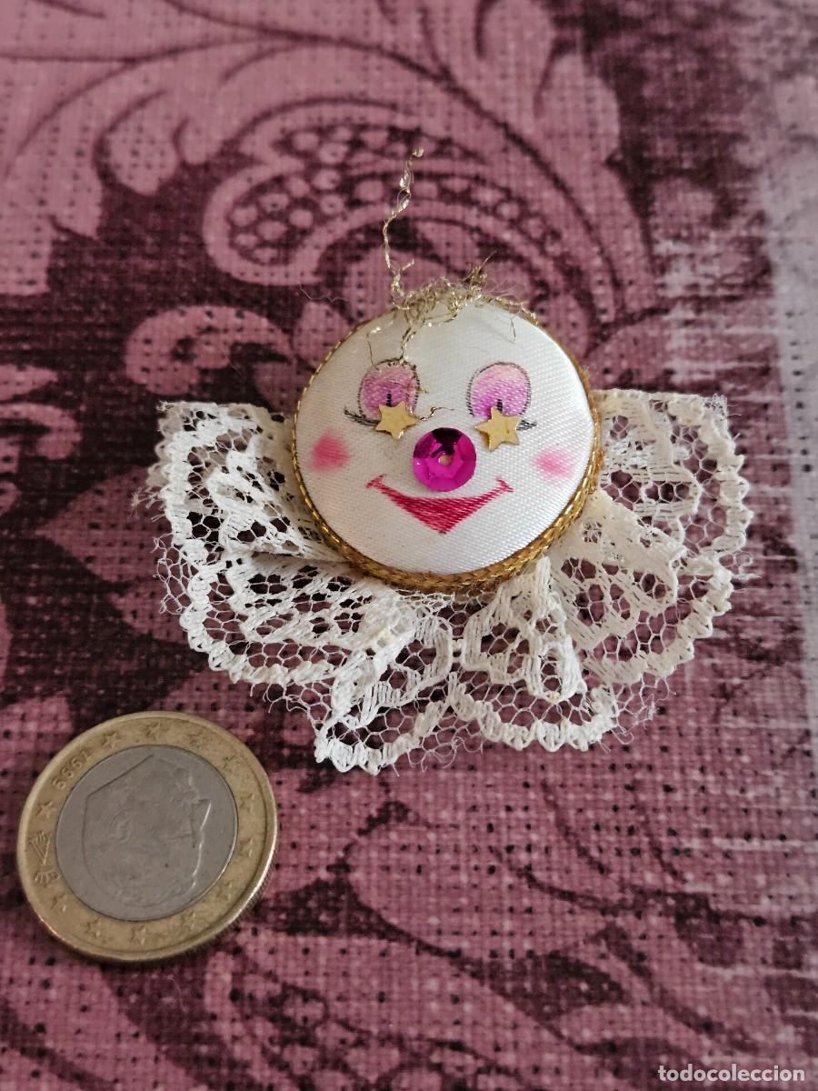 Sammeln: Broche Imperdible Hecho A Mano Con La Cara De Un Payaso Con Diferentes Materiales, A&ntilde;os 70/80.