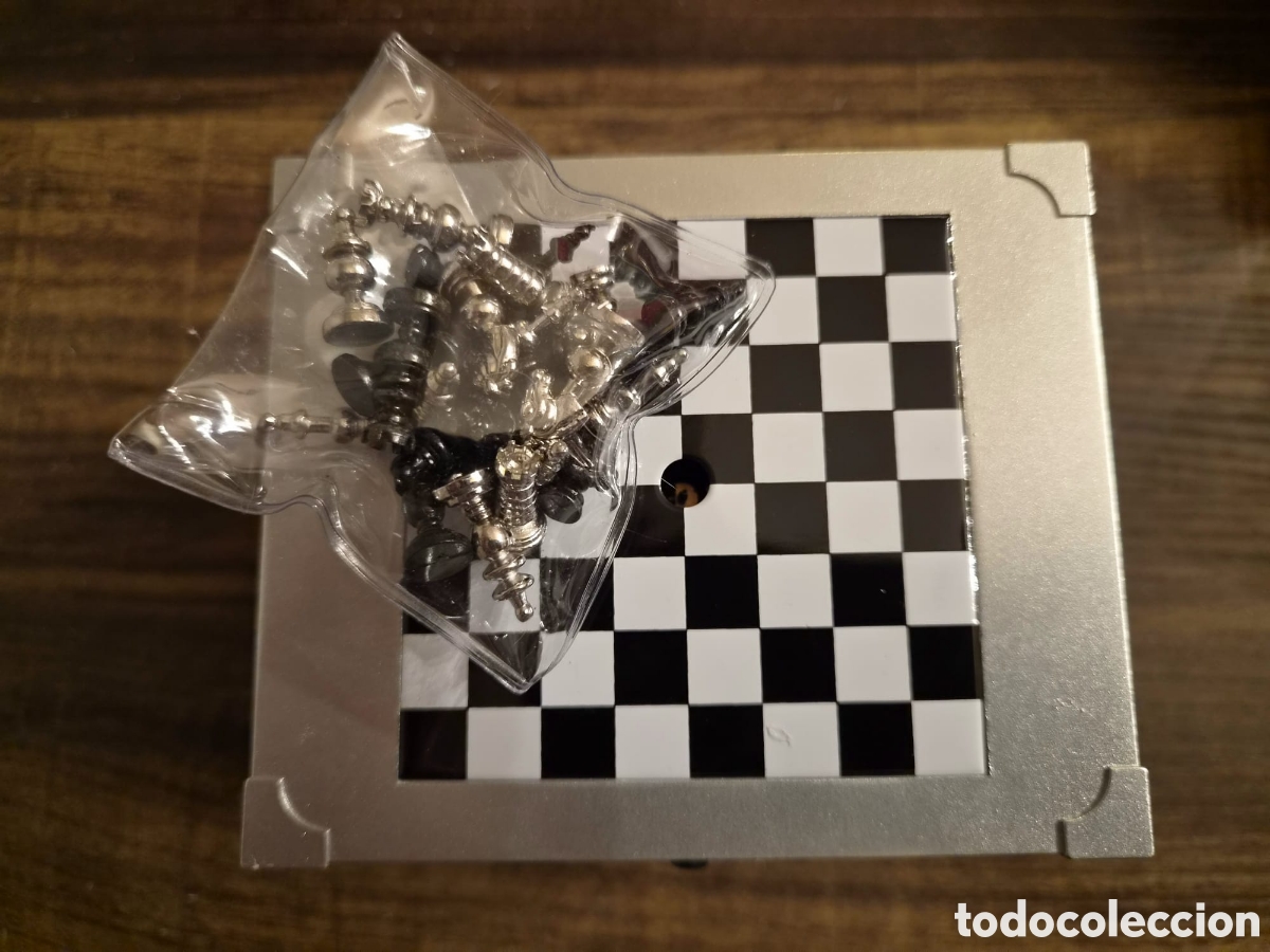 Coleccionismo: &iexcl;Raro! Mechero Sobremesa Mesa de Ajedrez Vintage - Piezas Precintadas y Caja Original (Sin Usar)