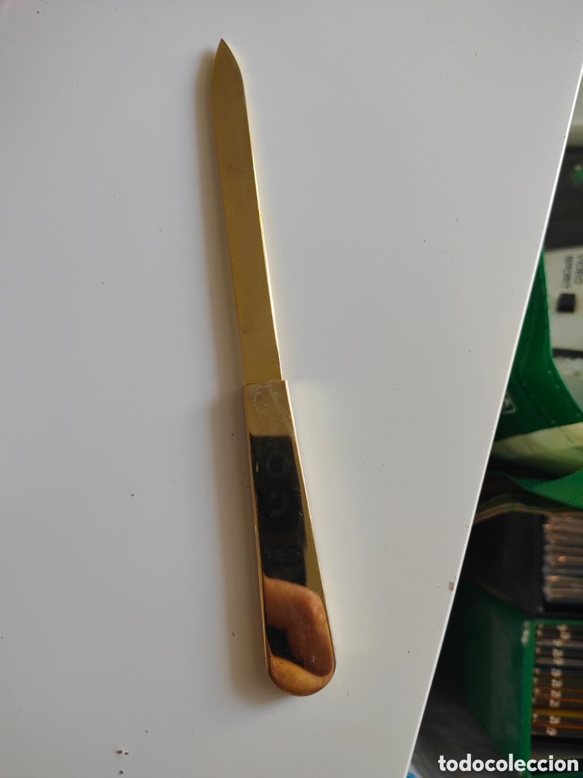 Coleccionismo: Abrecartas clasico dorado con mango - Foto 2