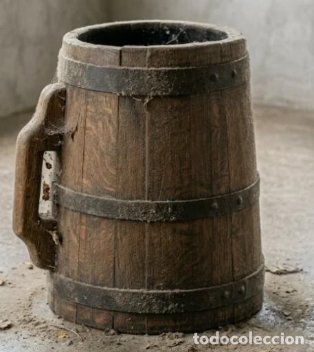 Coleccionismo: Herrada antigua de madera r&uacute;stica