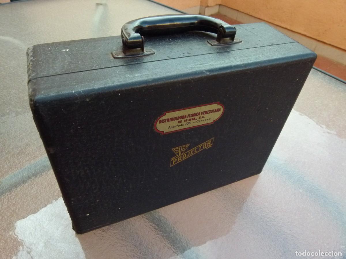 Collecting: Unos de los primeros proyectores de diapositivas, en su estuche.