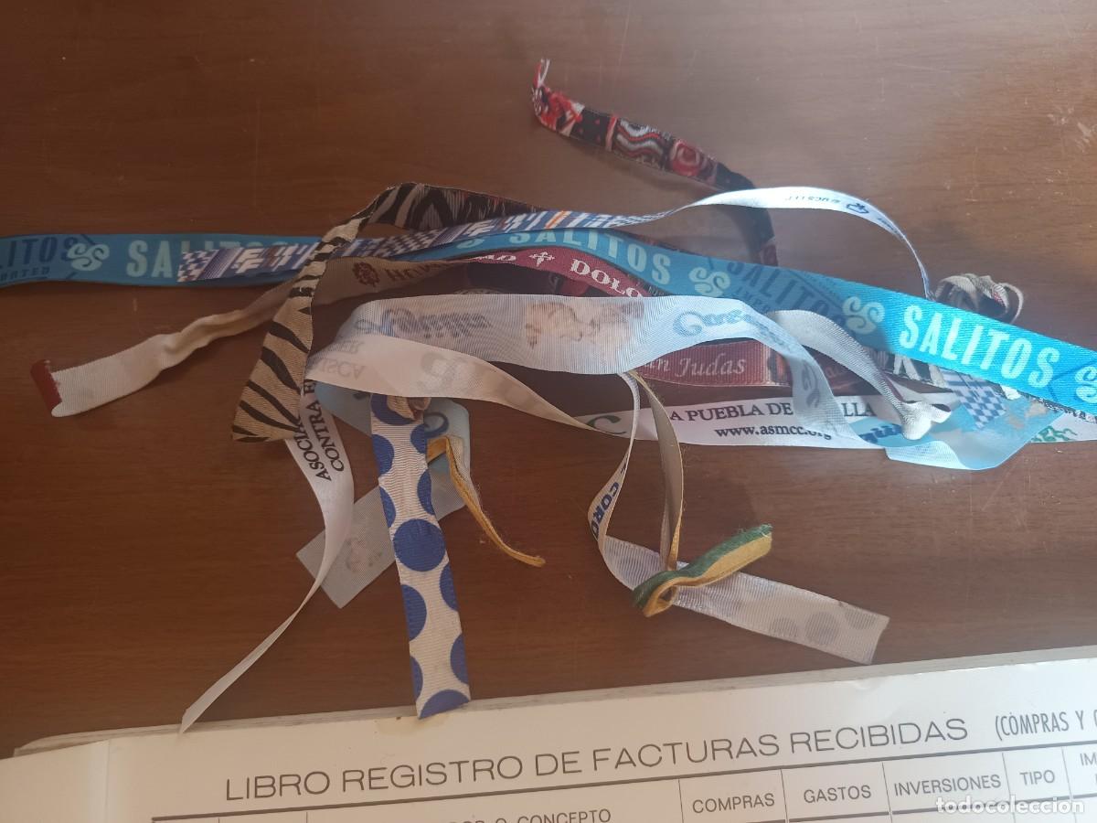 Coleccionismo: Lote de pulseras de telas varias tem&aacute;ticas - Foto 3