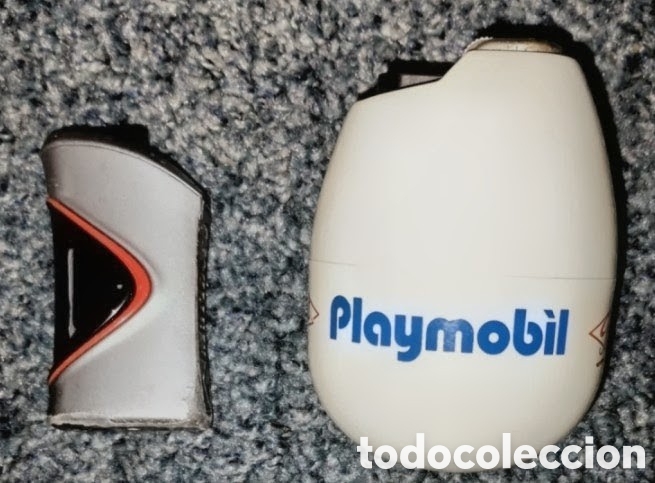 Collecting: PACK de MECHEROS VINTAGE de MARLBORO y PLAYMOBIL, ambos de 7 cms de altura y los dos EN BUEN ESTADO.