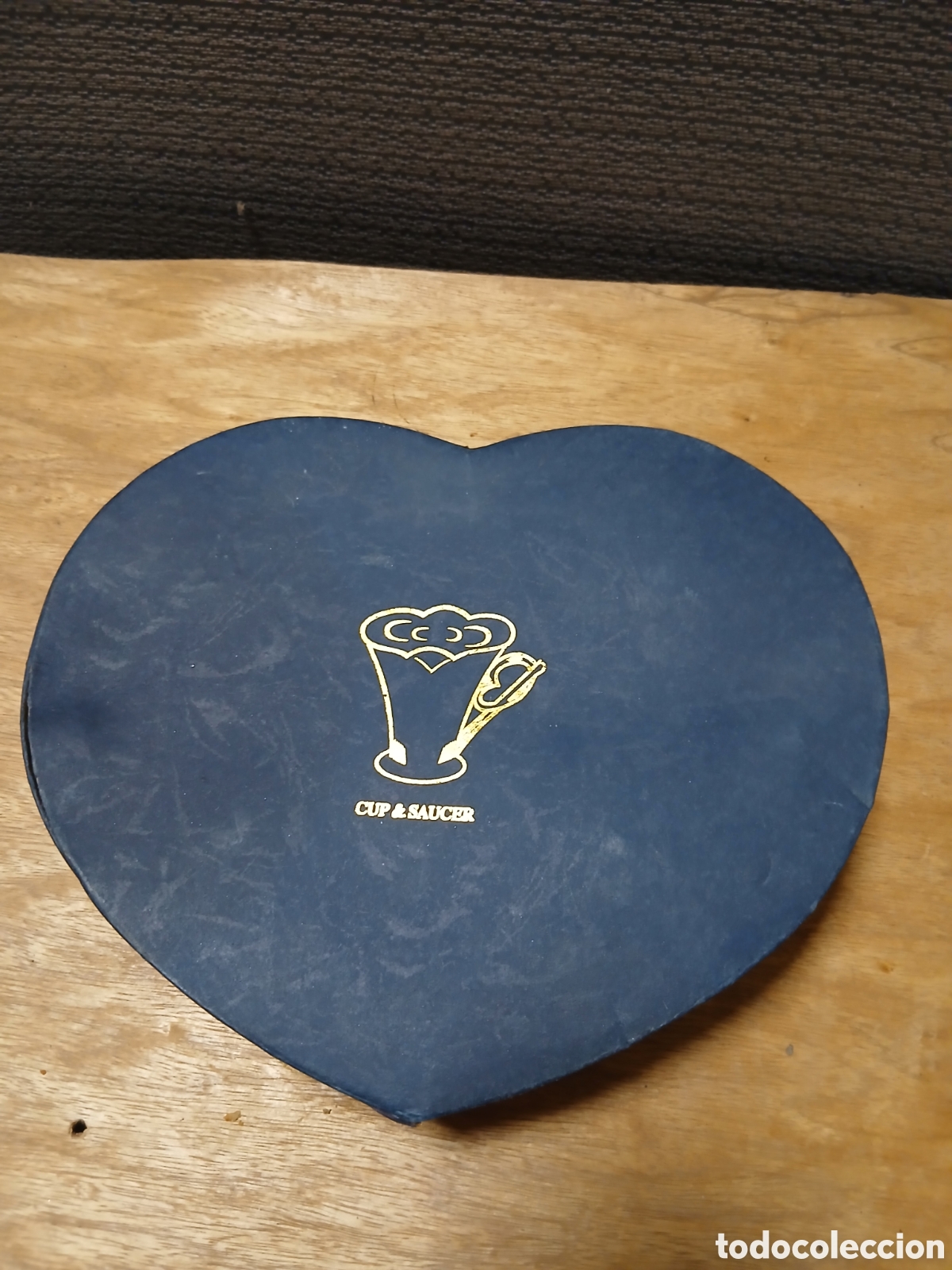 Coleccionismo: Juego de caf&eacute; de porcelana en caja de coraz&oacute;n - Foto 3