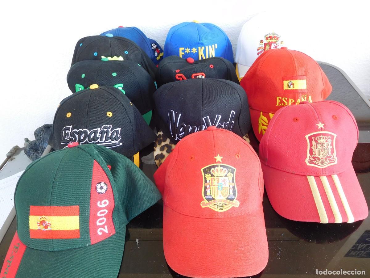 Coleccionismo: LOTE CAJA N&ordm;2 12 GORRAS. VARIAS DE LA SELECCION ESPA&Ntilde;OLA.