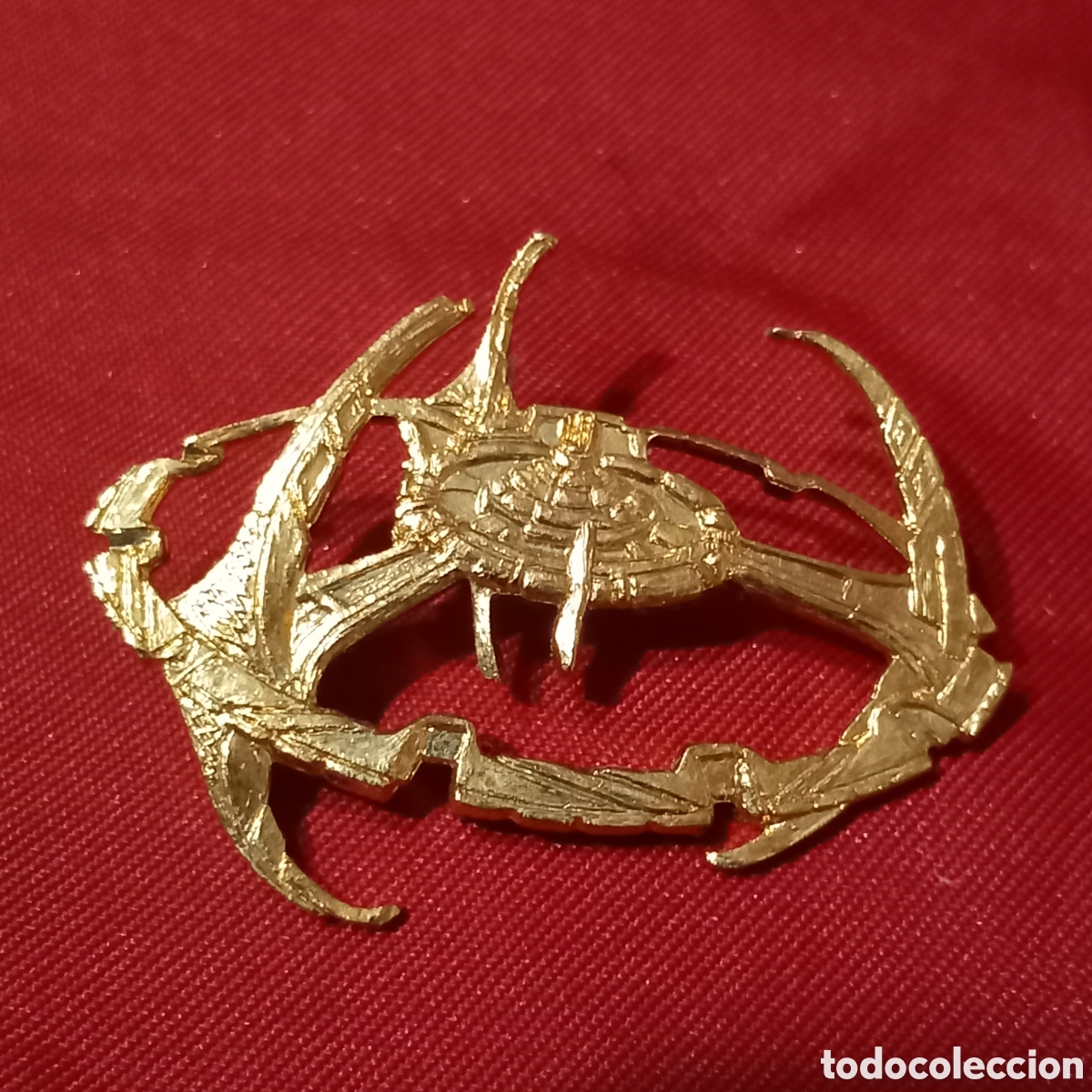 Coleccionismo: STAR TREK STACION ESPACIAL DEEP SPACE NINE(COMO NUEVO-METAL DORADO)4cm&times;3cm