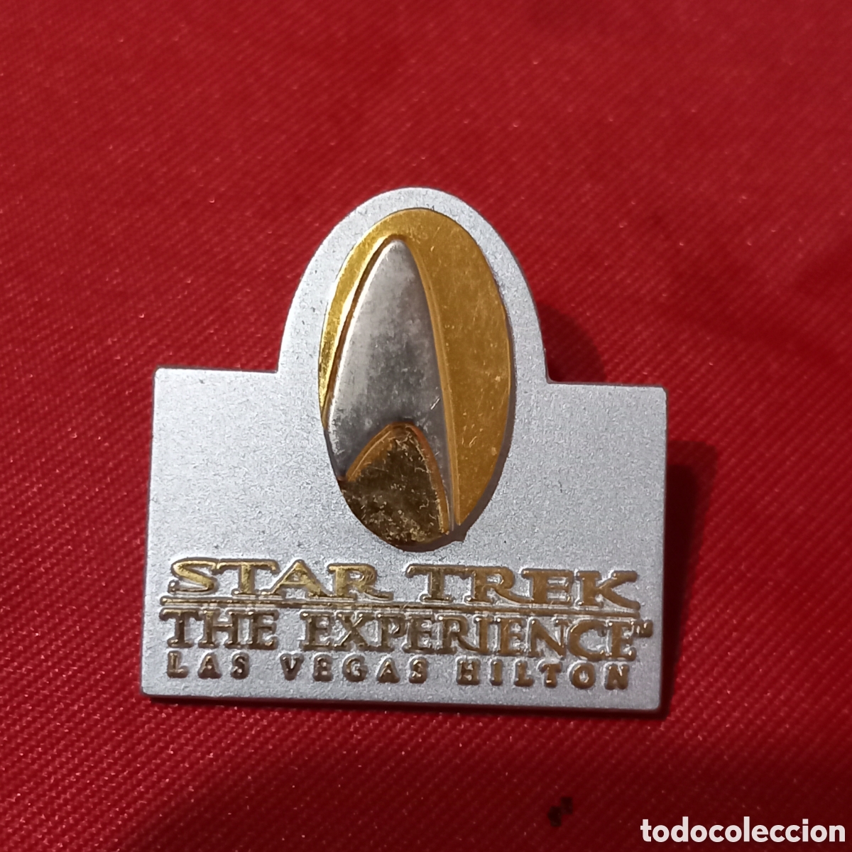 Coleccionismo: BROCHE-PIN STAR TREK THE EXPERIENCE/LAS VEGAS HILTON 1998(EXCELENTE ESTADO)3cm&times;2,8cm