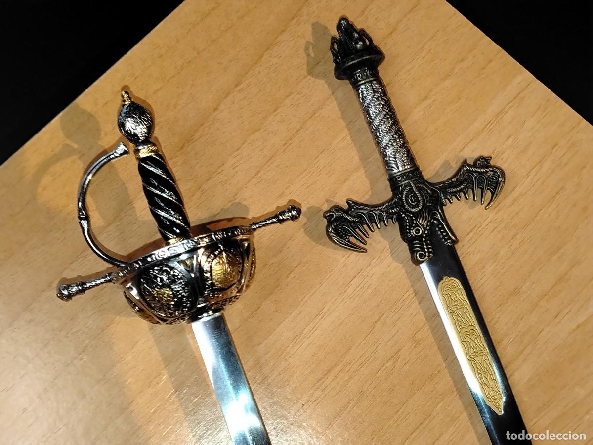 Colecionismo: 2 HIST&Oacute;RICAS MINI ESPADAS DE LEYENDA (B&Aacute;RBARO DE TOLEDO Y CONQUISTADOR )EN ACERO