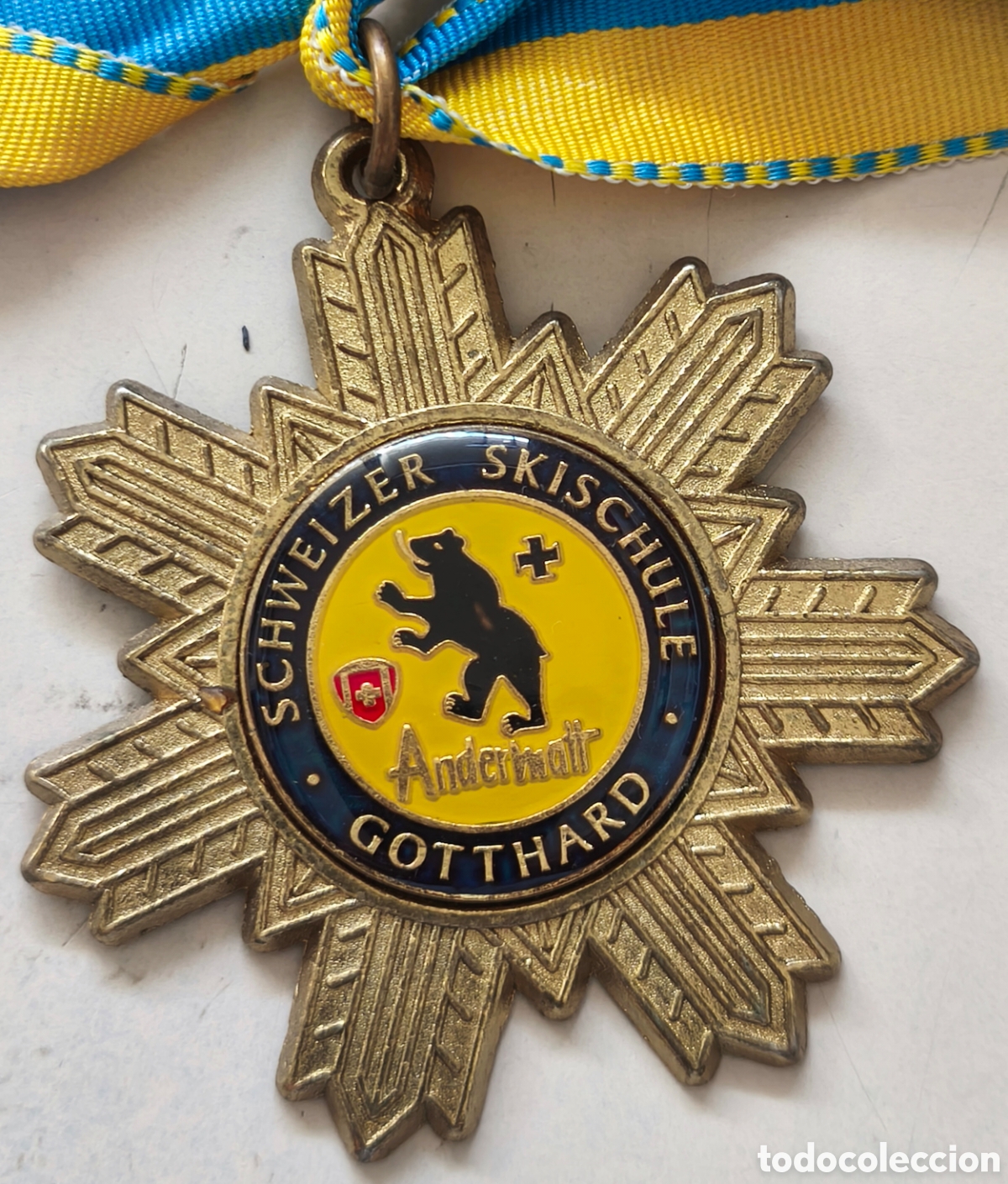 Colecionismo: medalla o insignia vintage de la Escuela Suiza de Esqu&iacute; (Schweizer Skischule)