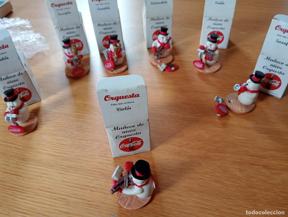 Coleccionismo: LOTE CON 7 FIGURAS DE MU&Ntilde;ECOS DE NIEVE DE UNA ORQUESTA EN SUS CAJAS. PUBLICIDAD DE COCA COLA.