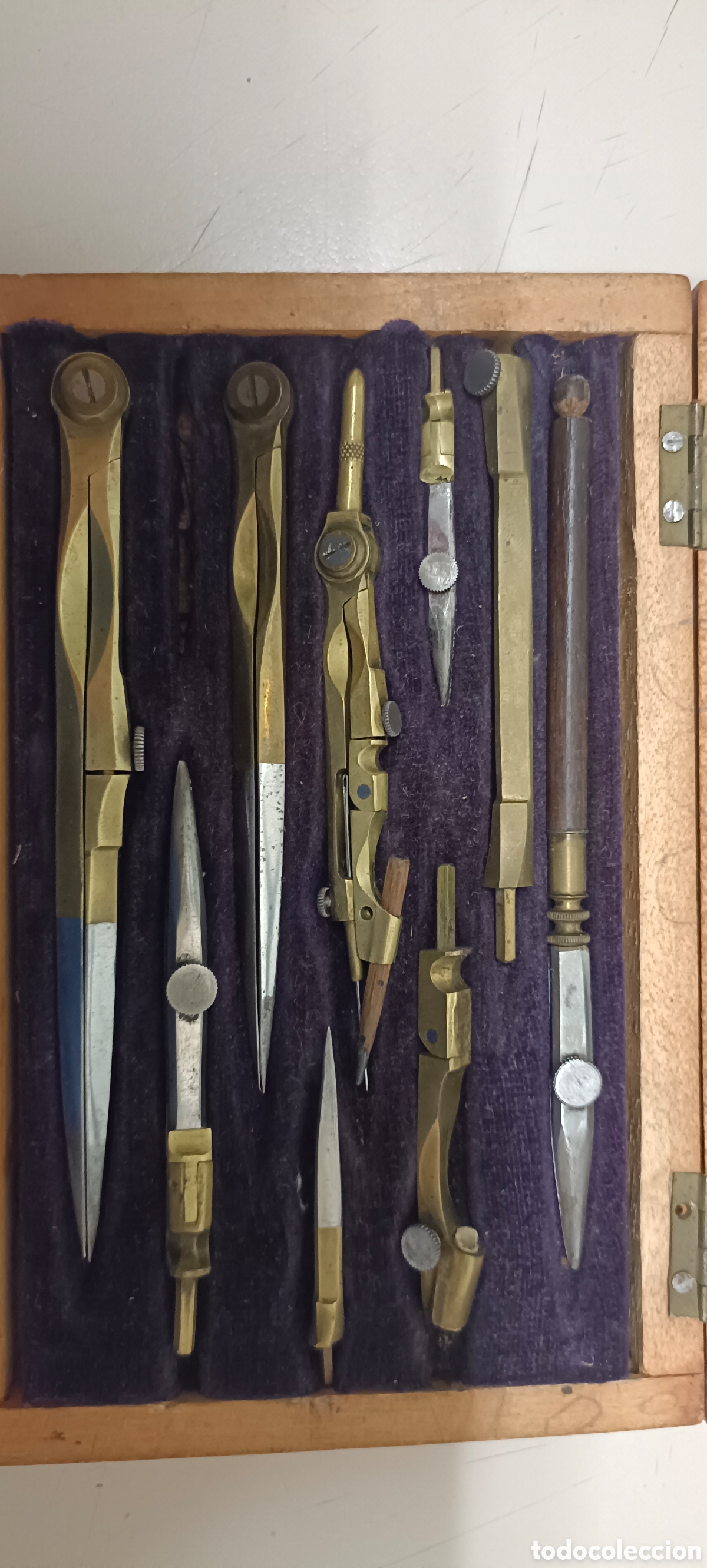 Coleccionismo: Antiguo comp&aacute;s lat&oacute;n dorado - Foto 4