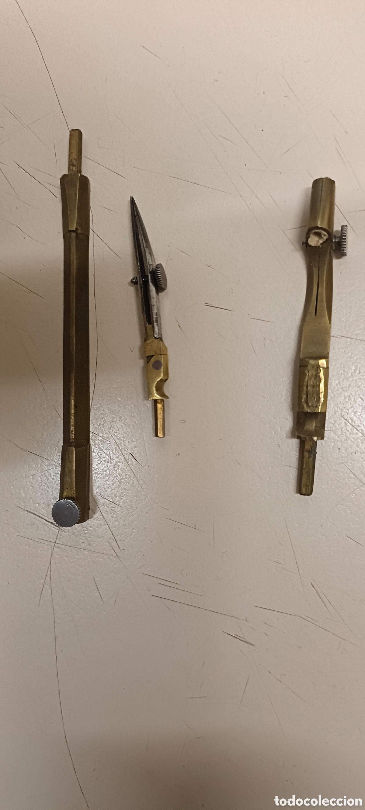 Coleccionismo: Antiguo comp&aacute;s lat&oacute;n dorado - Foto 6