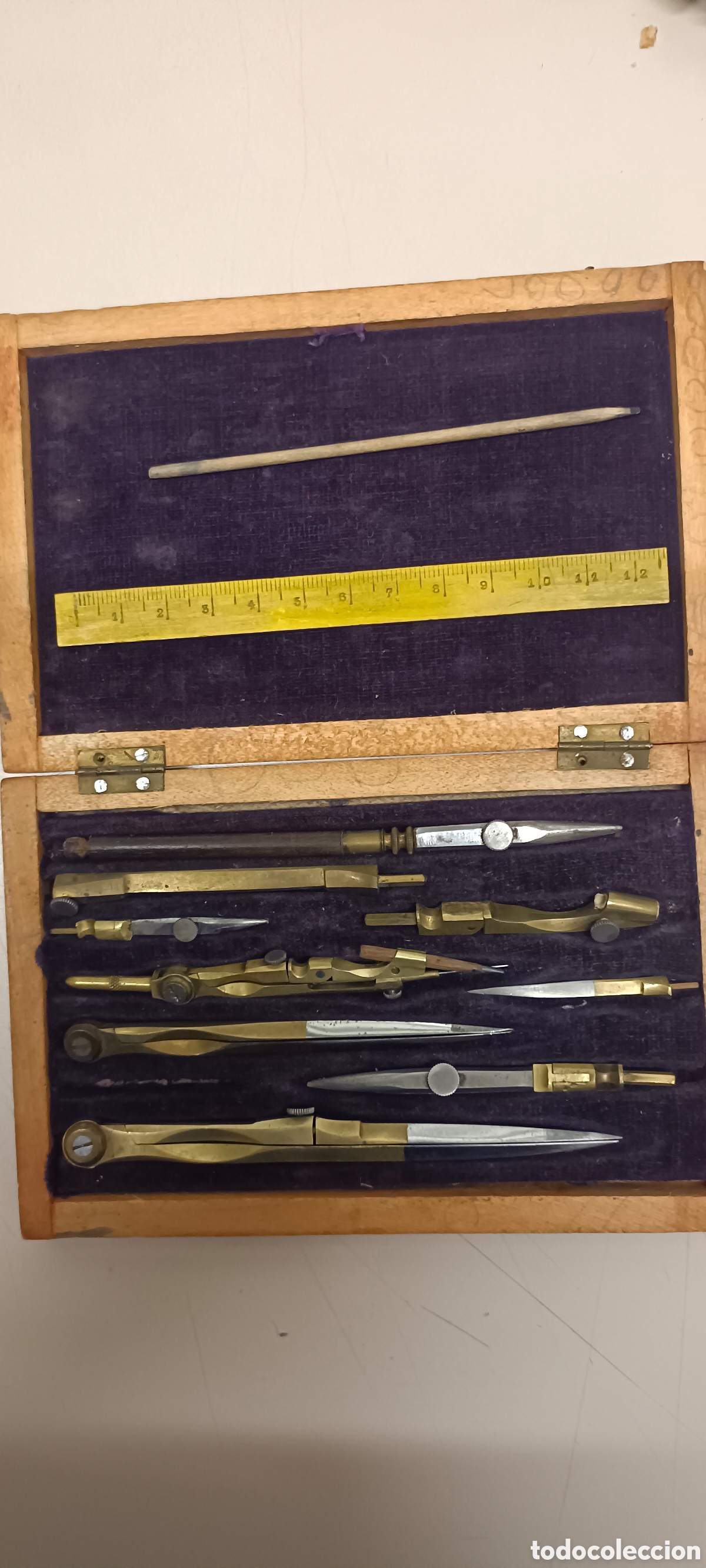 Sammeln: Antiguo comp&aacute;s lat&oacute;n dorado