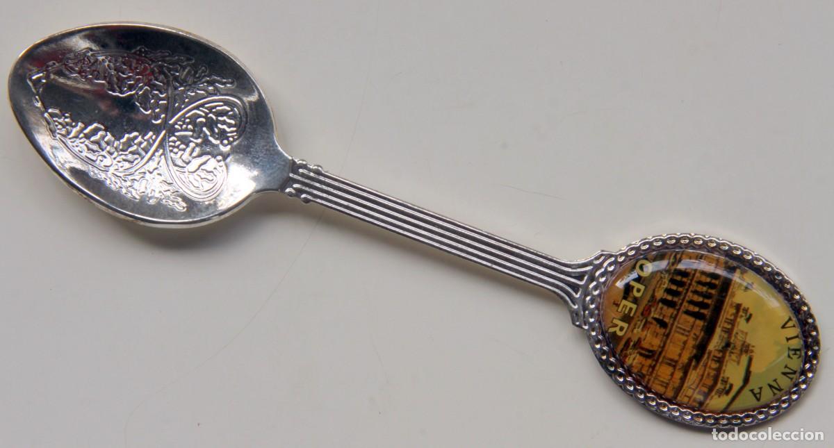 Collecting: OPERA DE VIENA: CUCHARA RISCH-LAU CHAPADA EN PLATA Y ESMALTADA &ndash; 11,5 cm