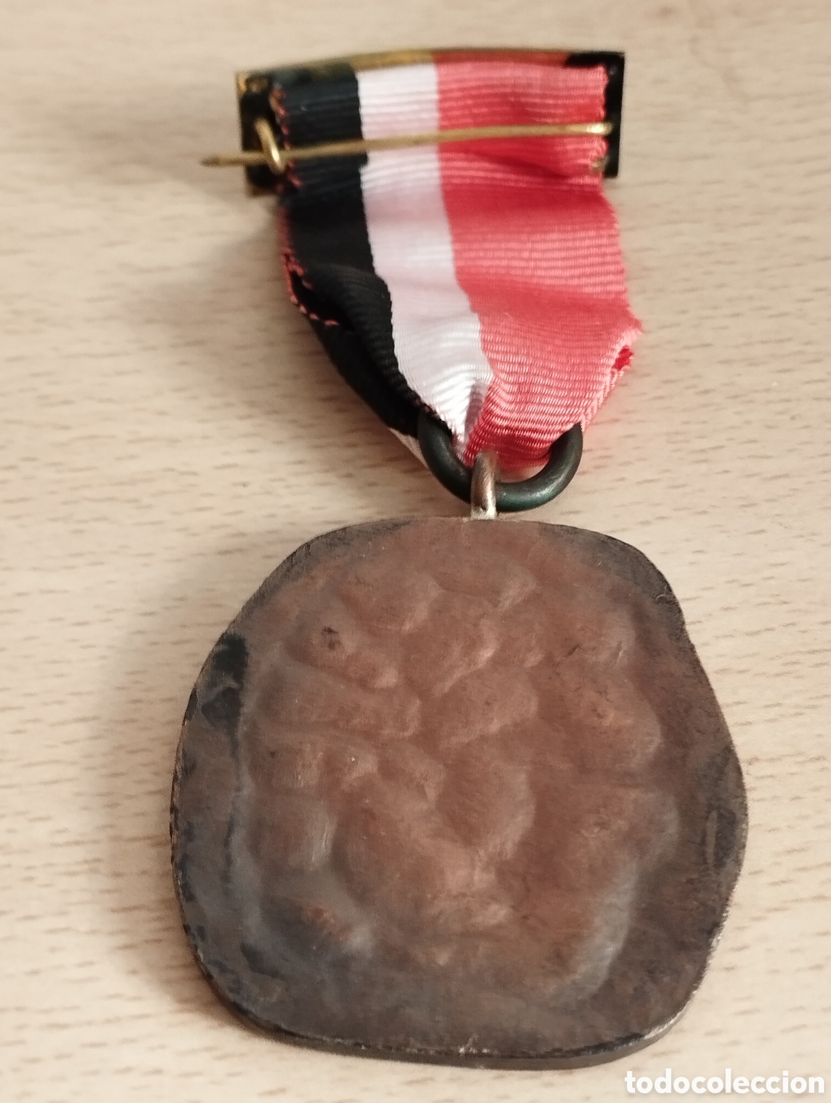 Coleccionismo: ANTIGUA MEDALLA PLUS ULTRA - Foto 2