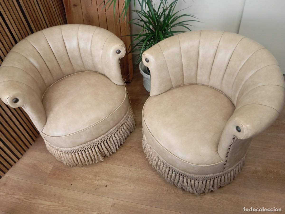 Collezionismo: Pareja de sillones vintage beige (estilo boudoir o descalzadoras)