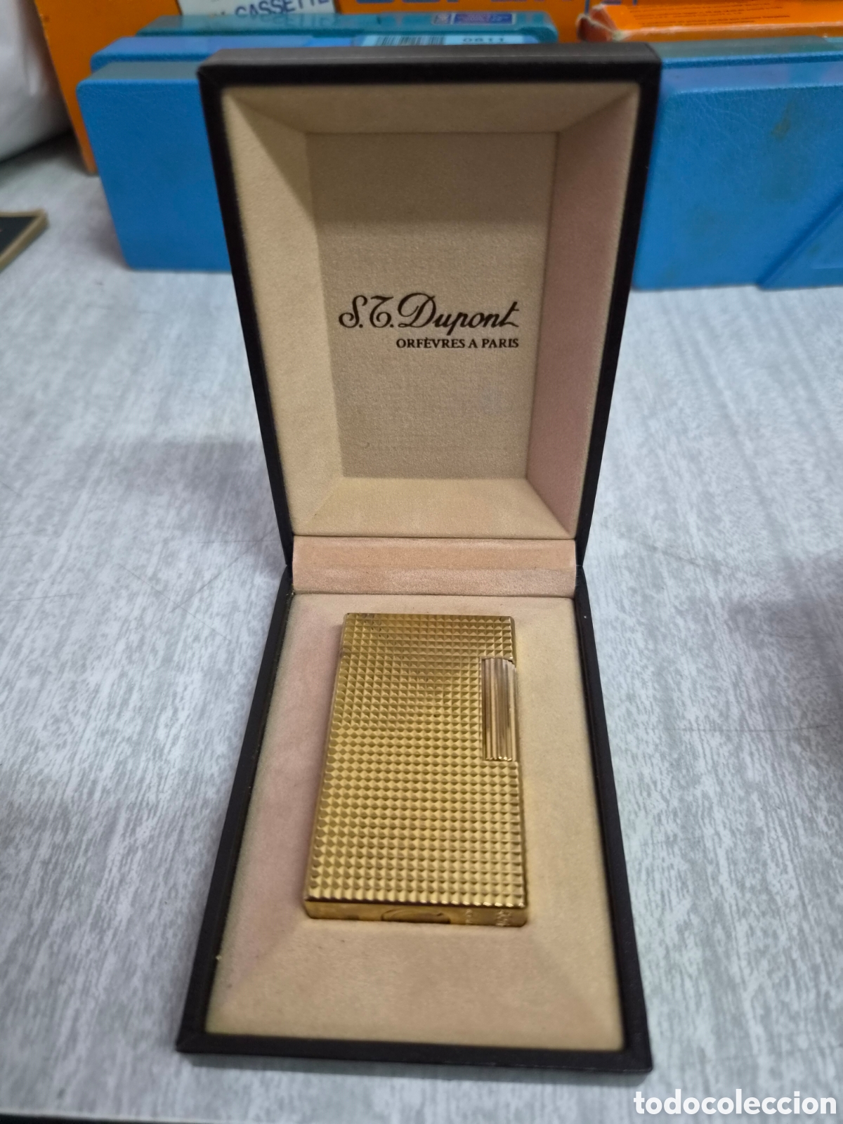 Coleccionismo: ANTIGUO MECHERO ENCENDEDOR S.T DUPONT DORADO EN CAJA ORIGINAL GRAN ESTADO