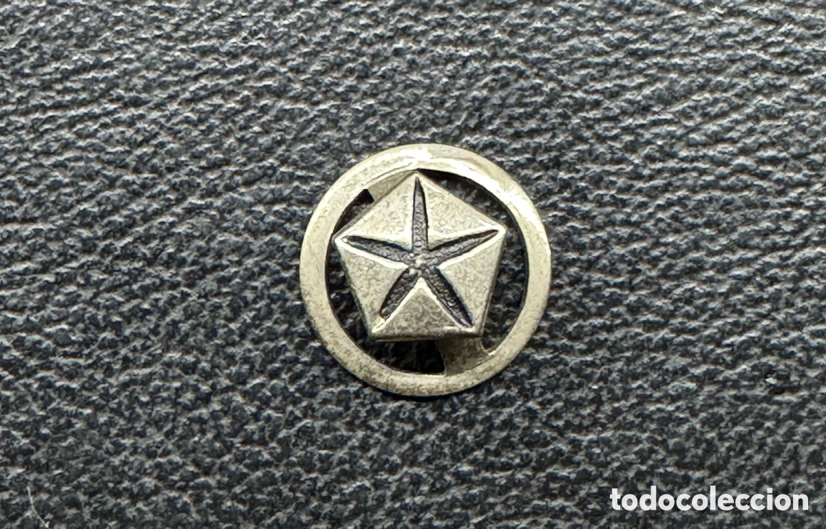 Colecionismo: Insignia solapa Pentastar de Chrysler. 1962