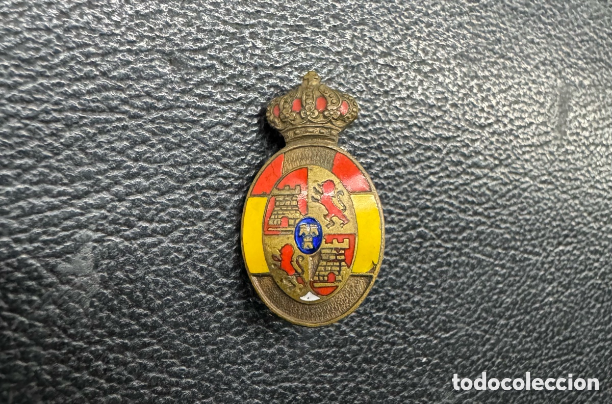 Colecionismo: Insignia Mon&aacute;rquico Alfonsino. A&ntilde;os 50s