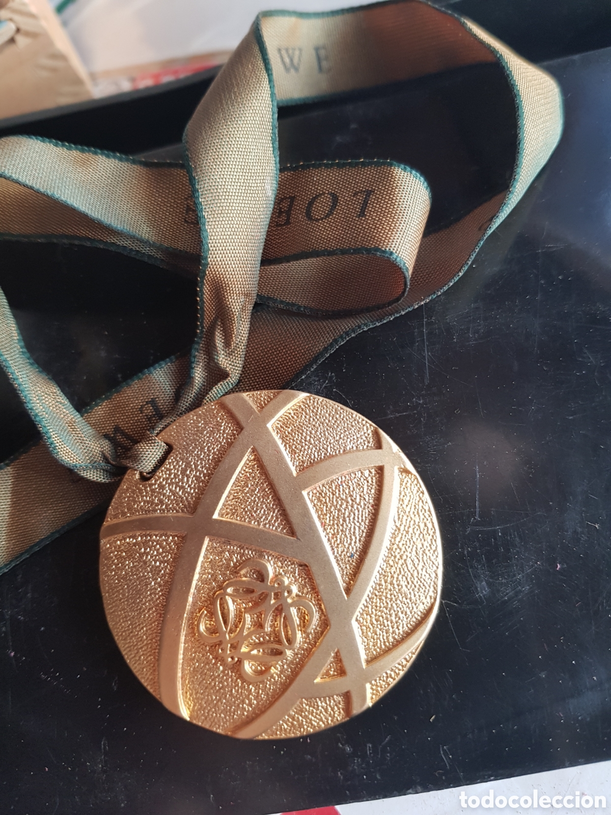 Collectionnisme: MEDALLA DE LOEWE CON SU CINTA