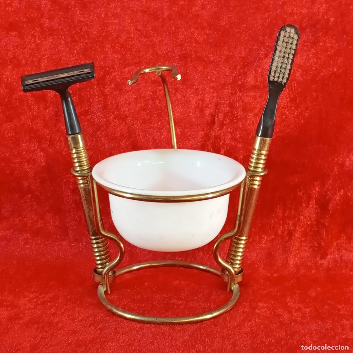Collecting: JUEGO DE TOCADOR DE AFEITAR DE HOMBRE - CEPILLO DE DIENTES Y CUCHILLA PARA AFEITAR