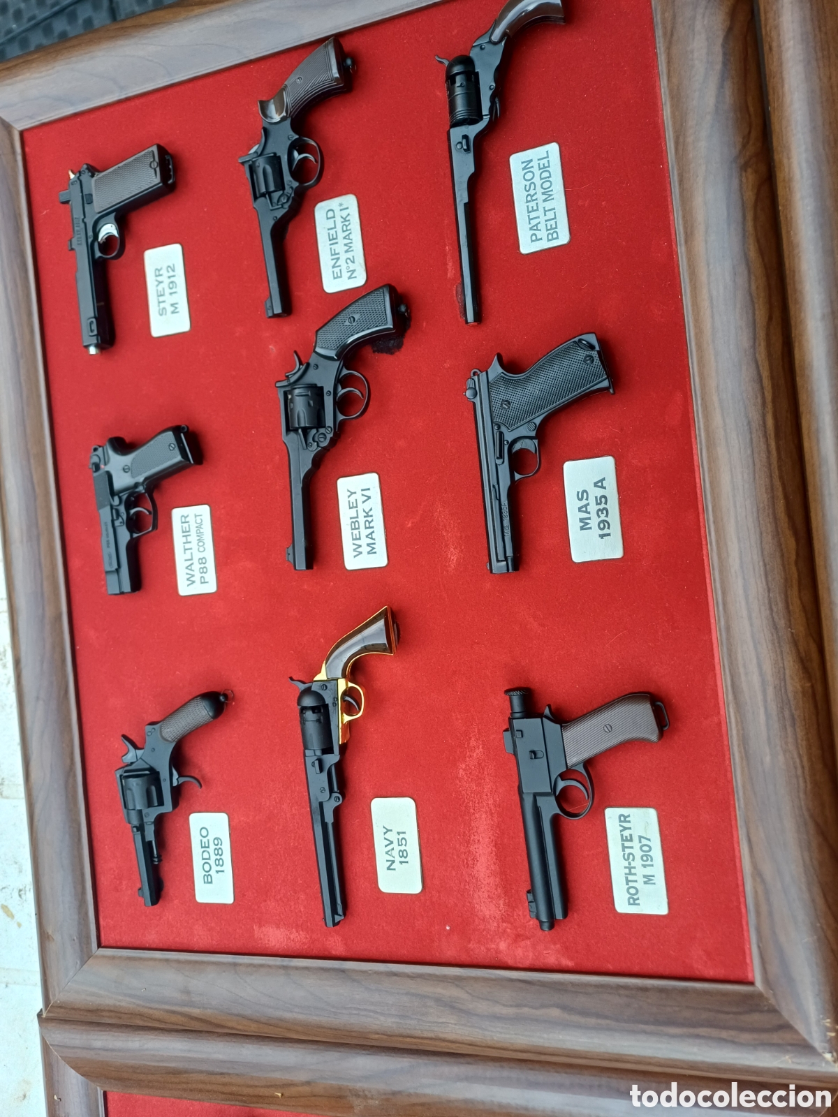Coleccionismo: Coleccion pistolas en marco - Foto 2