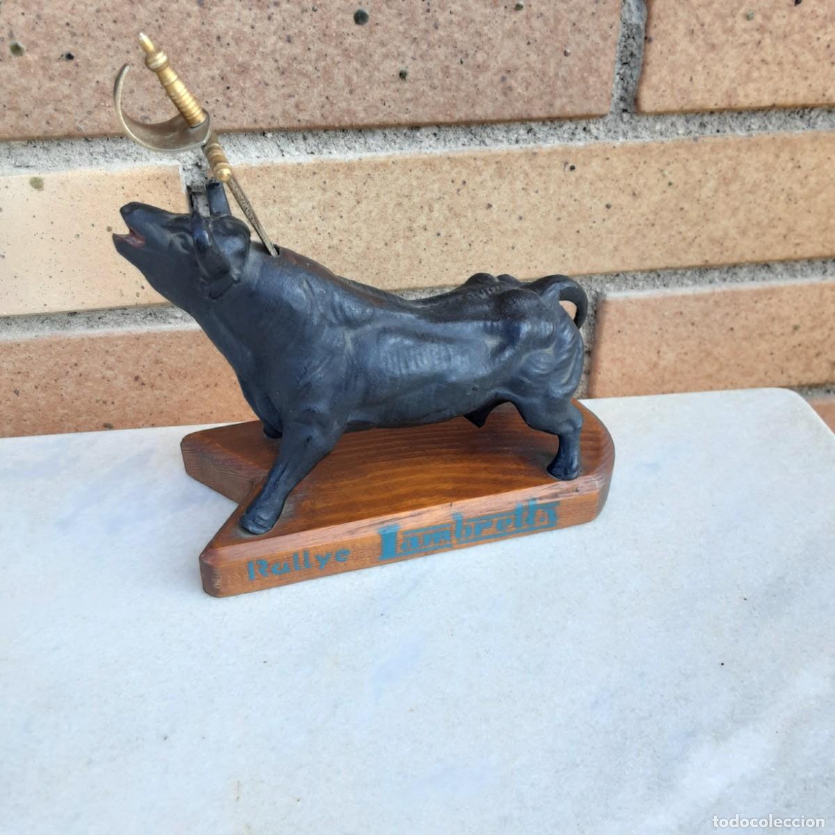 Sammeln: Toro con espada abrecartas recuerdo rallye Lambretta