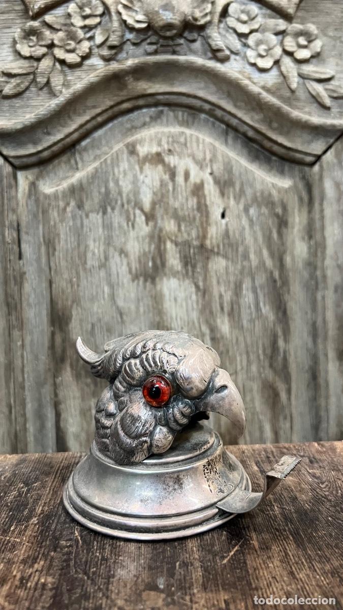 Collectionnisme: Porta rollo celo adhesivo scotch cabeza cacat&uacute;a loro ojos vidrio lat&oacute;n plateado mitad sXX 9x13cms