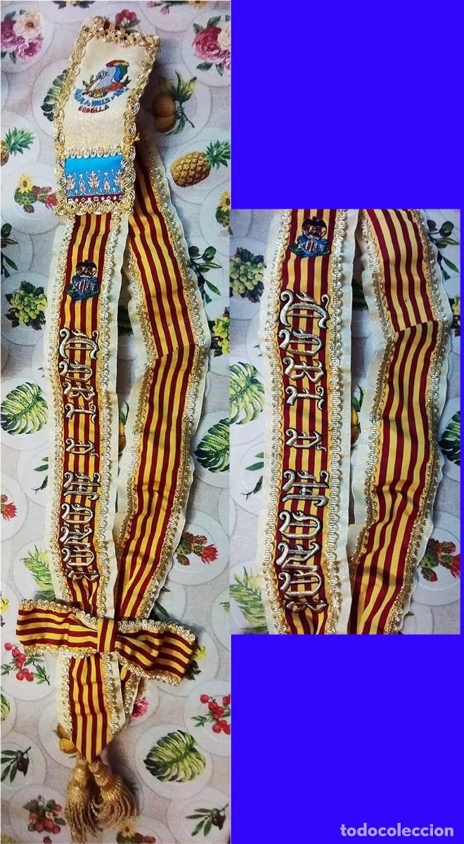 Coleccionismo: BANDA DE DAMA DE HONOR DE GODELLA FALLAS DE VALENCIA BORDADA EN ORO MIDE 80 CM DE LARGA
