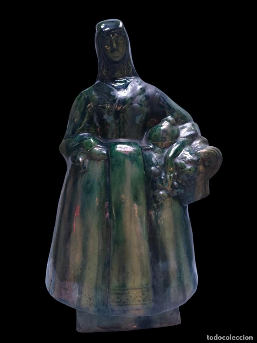 Coleccionismo: Scultura in terracotta smaltata a lustro