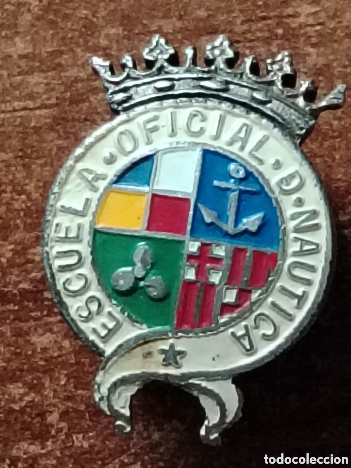 Collezionismo: Insignia antigua de plata de la Escuela oficial de N&aacute;utica de Barcelona