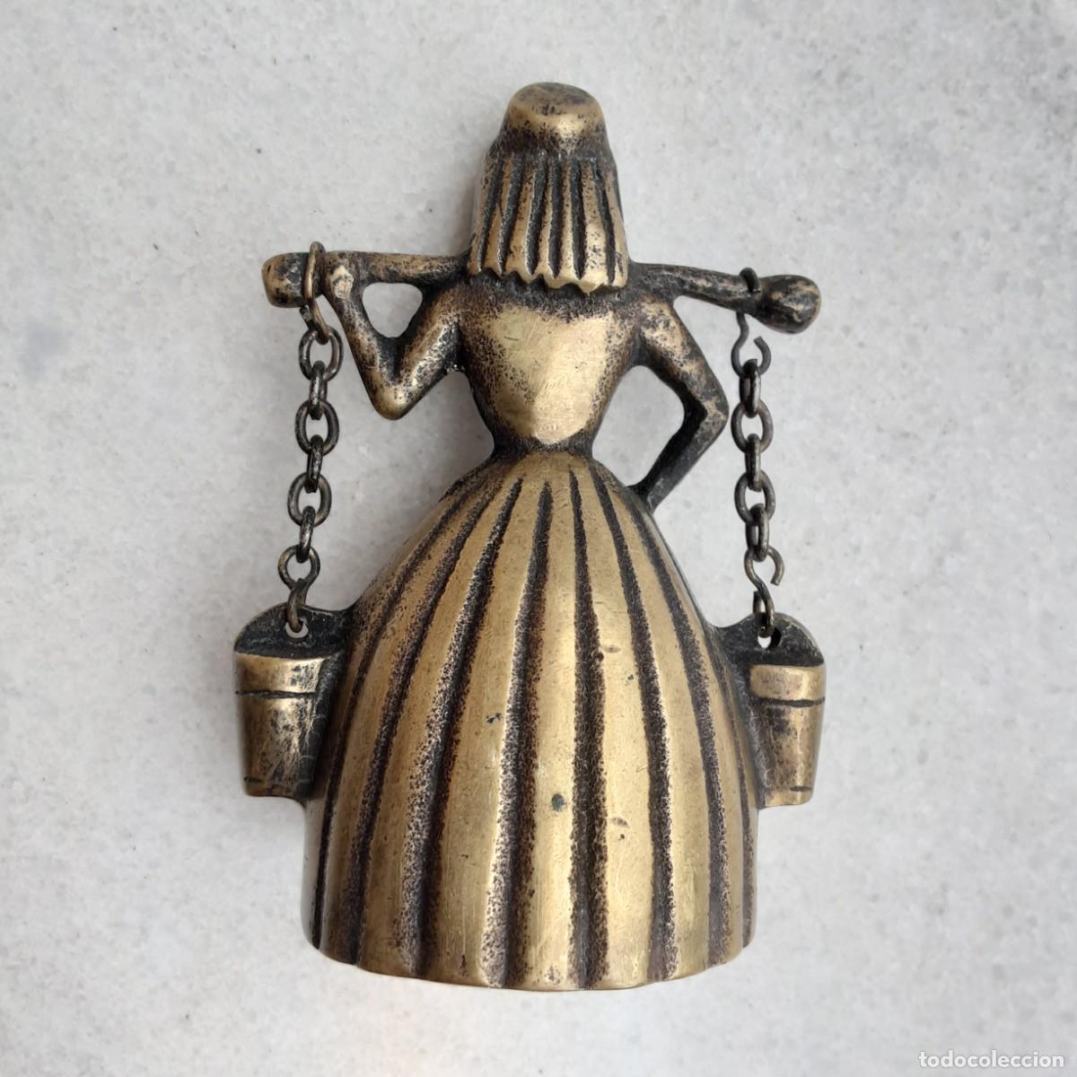 Coleccionismo: Campana de bronce se&ntilde;ora con cubos - Foto 2