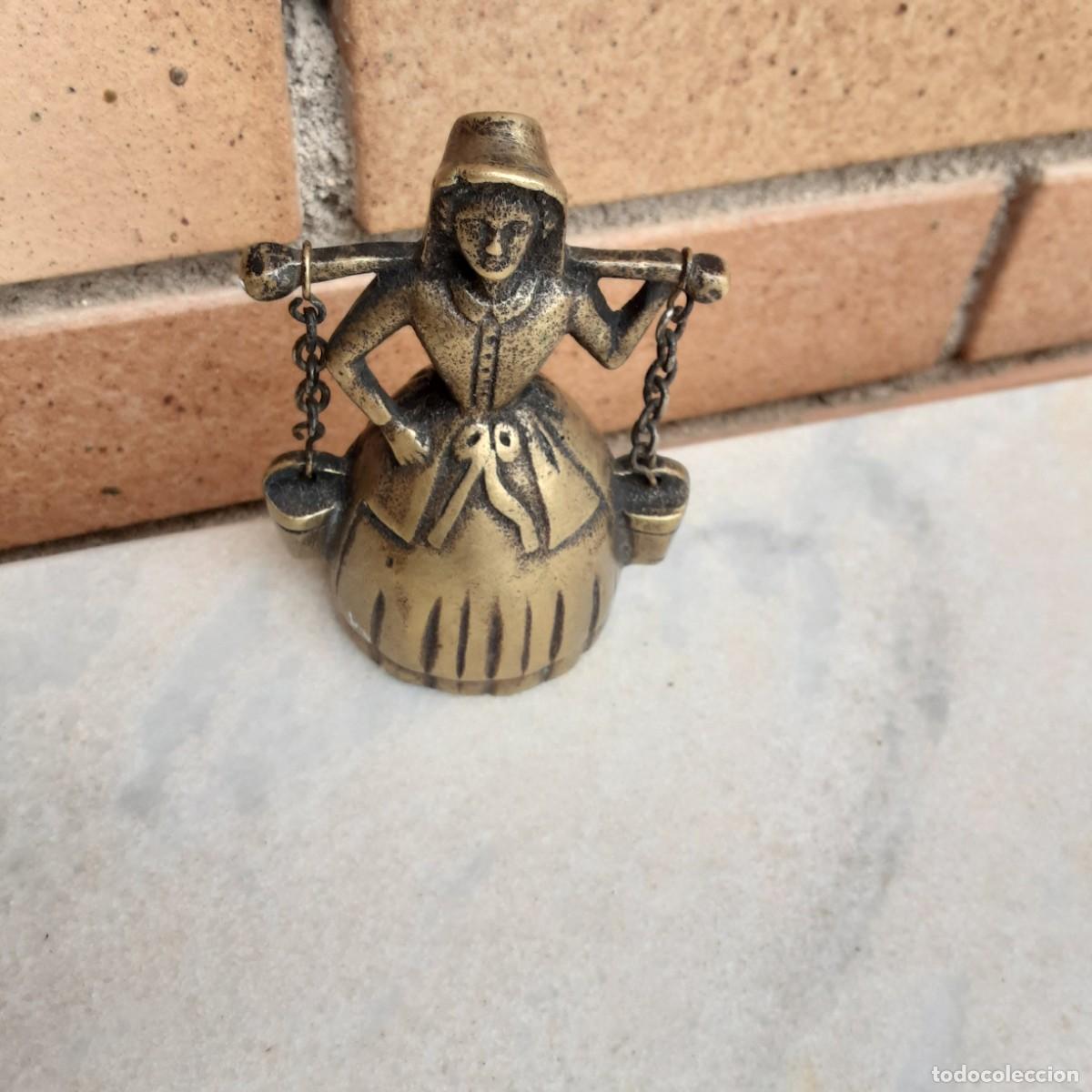 Coleccionismo: Campana de bronce se&ntilde;ora con cubos - Foto 5