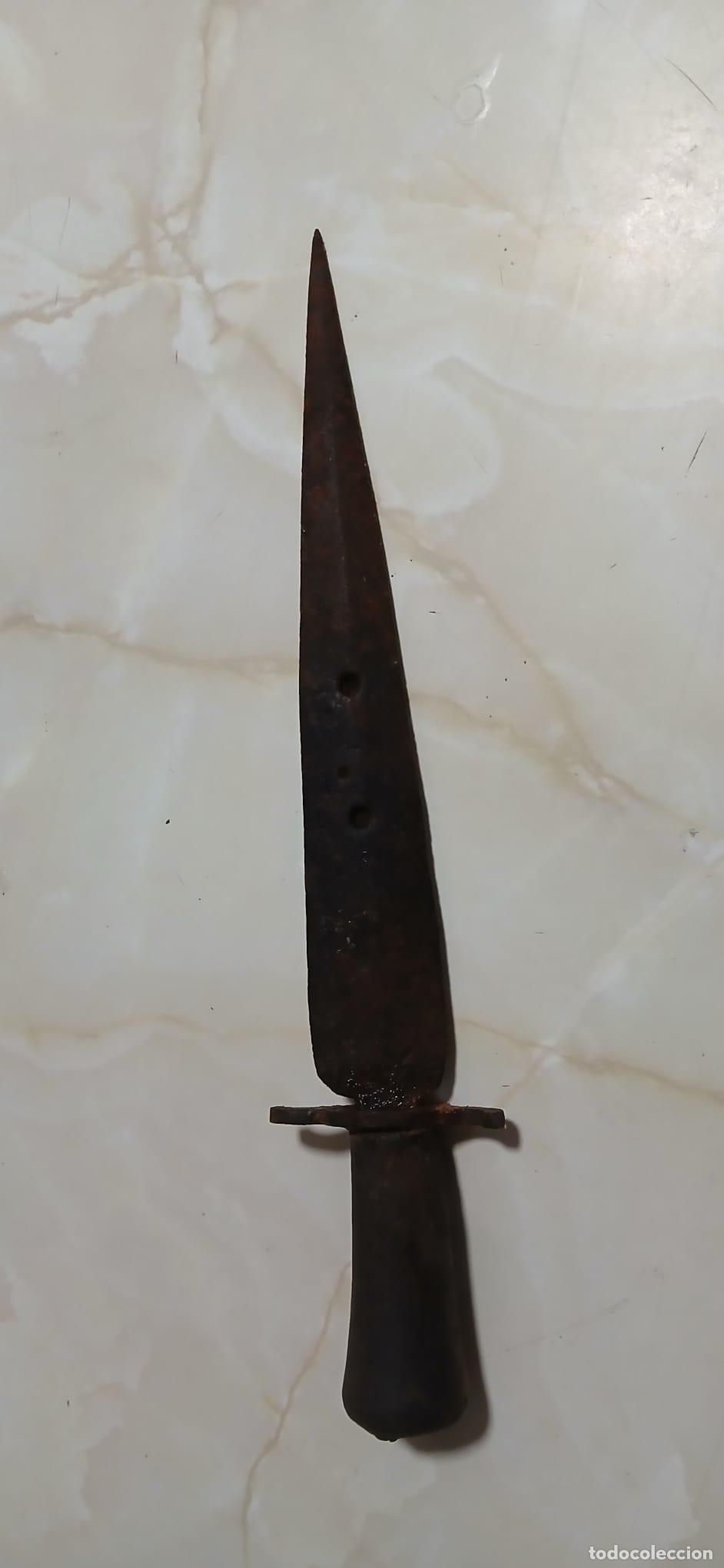 Collectionnisme: Antigua DAGA / CUCHILLO artesanal - 24 cm. (18 cm. de hoja)