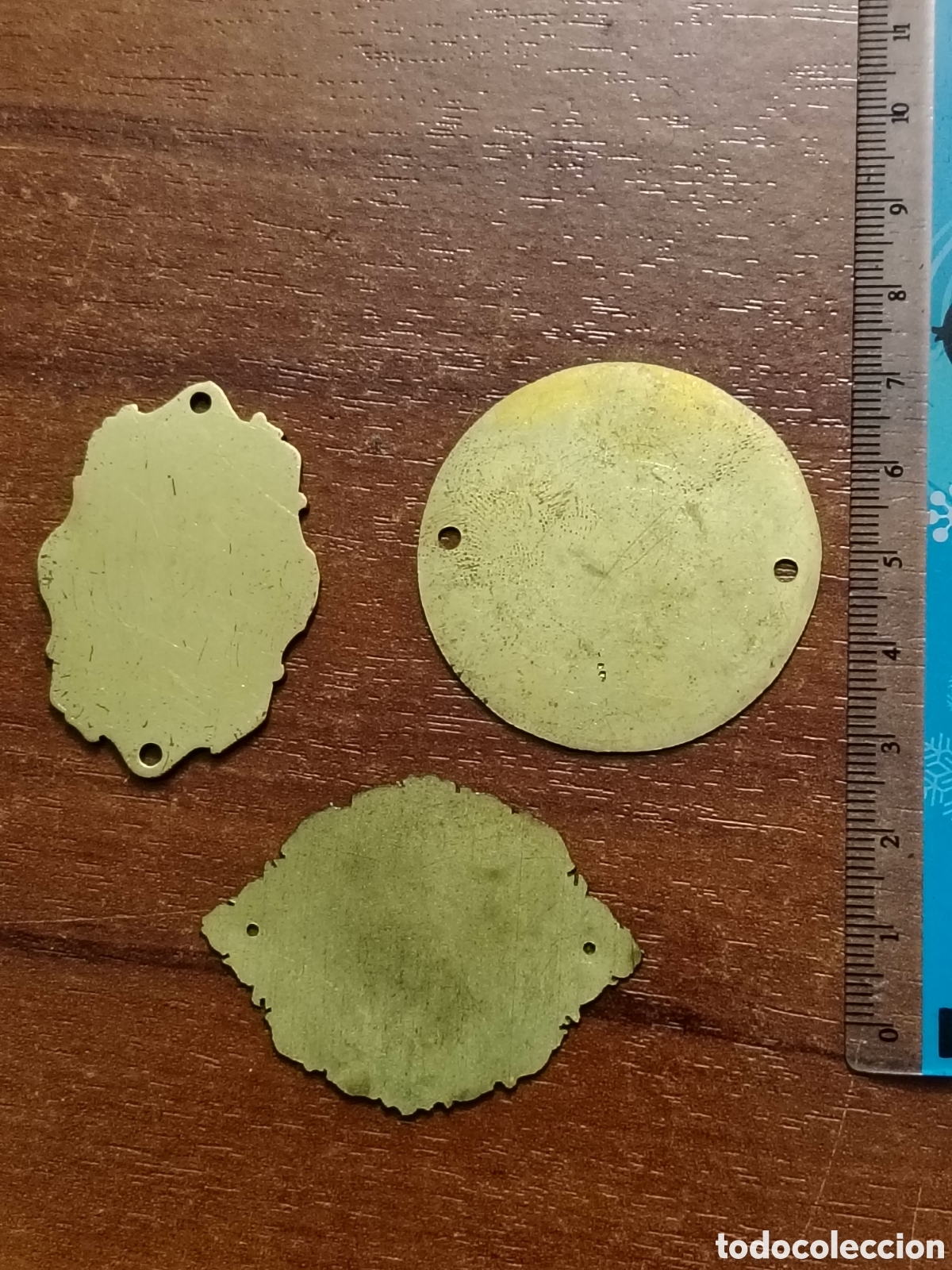 Coleccionismo: Tres chapas antiguas de San Cristobal - Foto 2