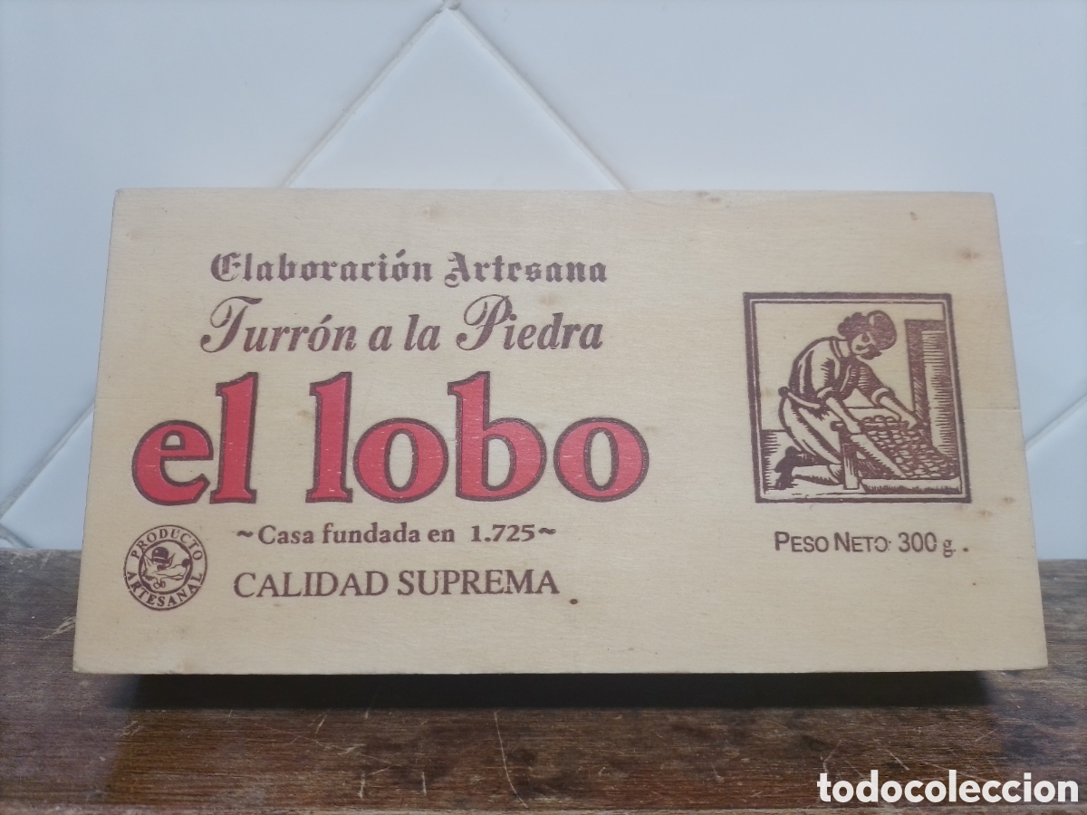 Coleccionismo: Caja de madera Turr&oacute;n El Lobo. - Foto 1