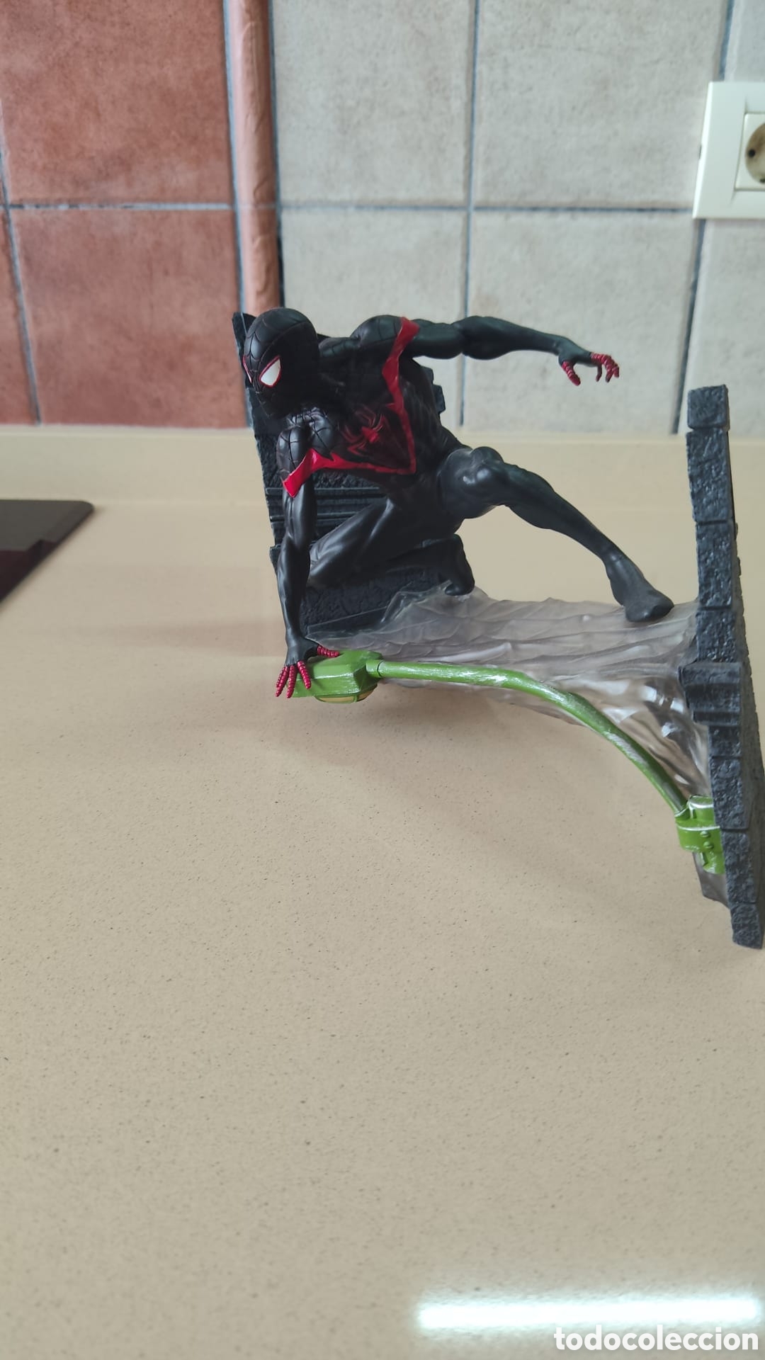 Coleccionismo: Figura Diamond select miles morales - Foto 2